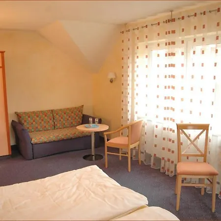 Gasthaus Gruner Baum בית הארחה 3*